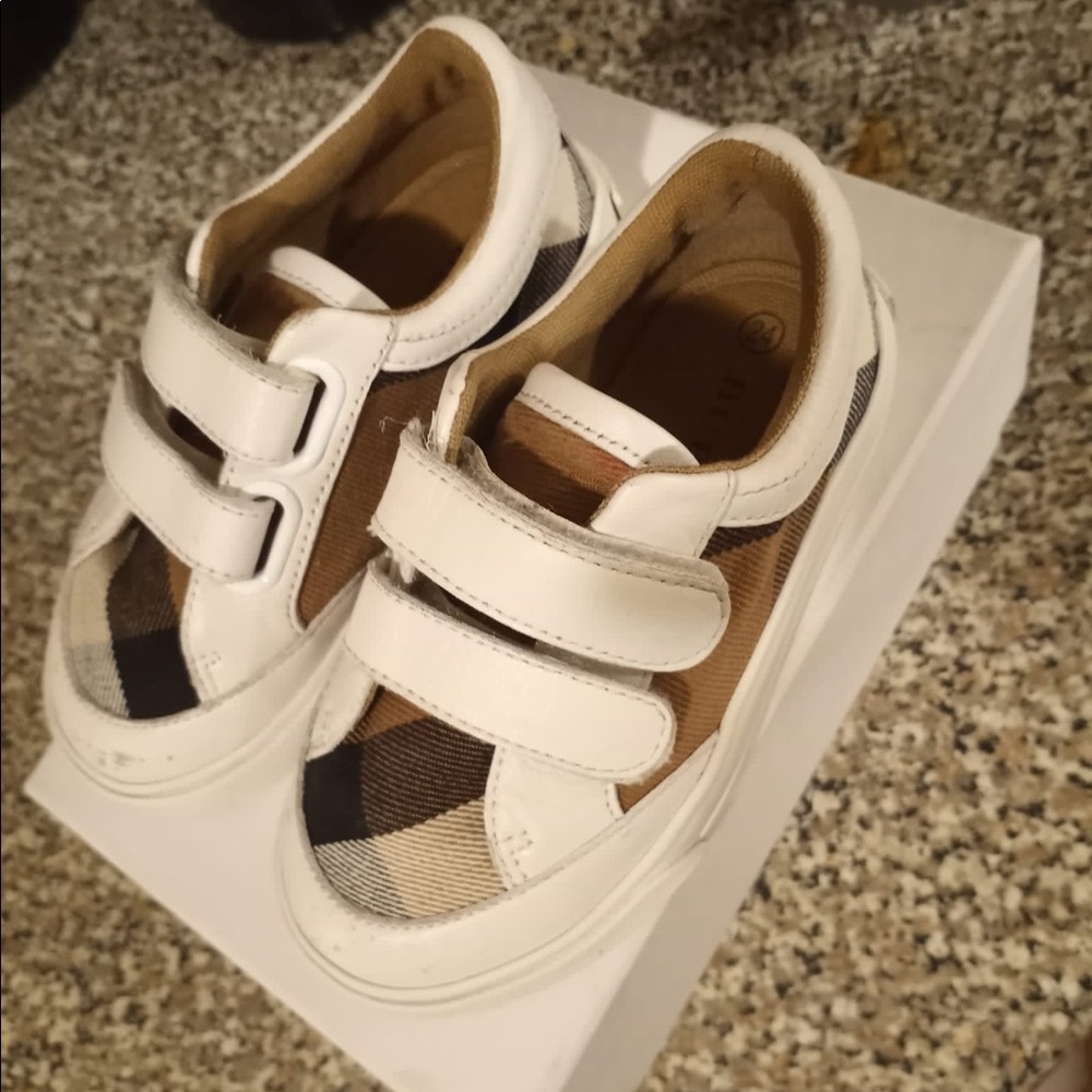 Girls Burberry sneakers